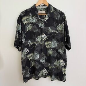 Tommy Bahama Black and Green Casual Button Down Shirt